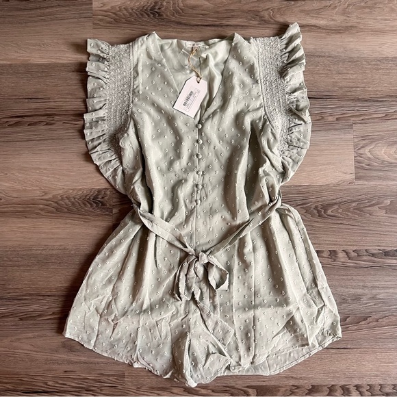Free the Roses Light Green Ruffled Romper Size Small - Picture 2 of 10